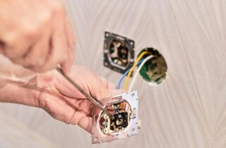 La Importancia de Contratar un Electricista Autorizado